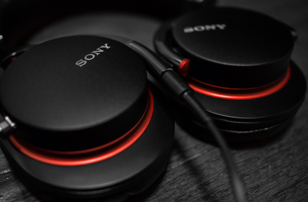 Phone and computer compatible playback remote