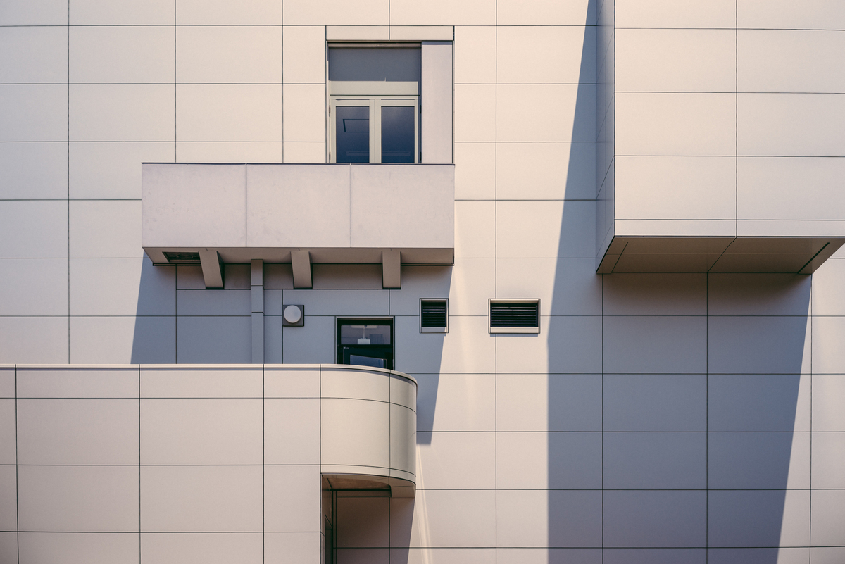 Balconies | A7R & Carl Zeiss Sonnar 55mm F1.8 | 1/200s f/5.6 ISO100 55mm